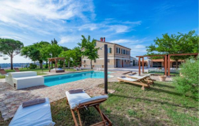 4 Bedroom Beautiful Home In Senigallia